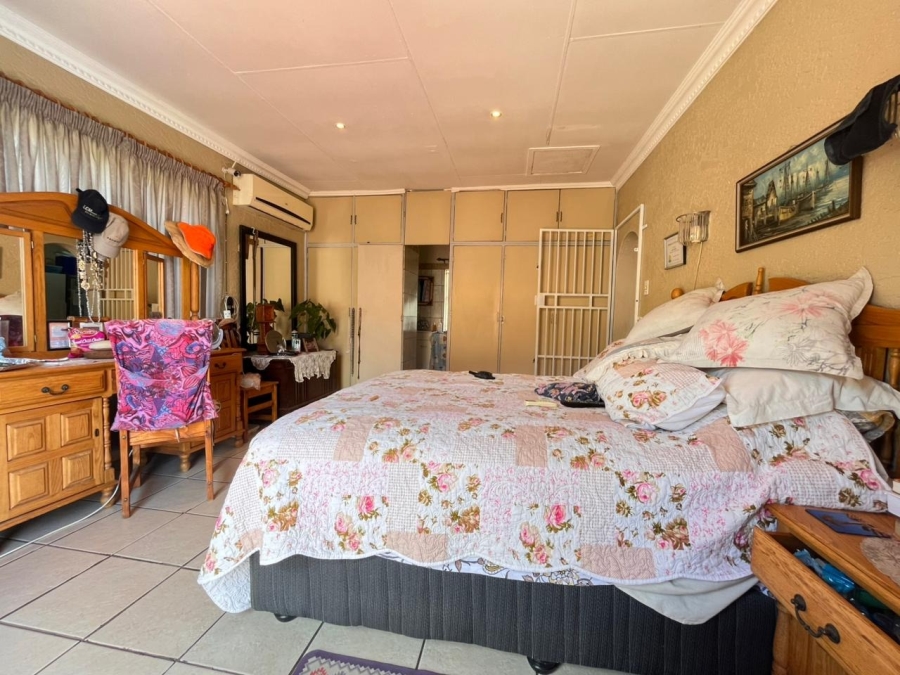 3 Bedroom Property for Sale in Geelhoutpark North West